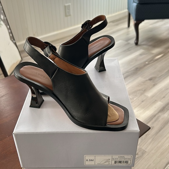 AEROSOLES Shoes - Aerosol Women’s Canal Heeled Sandal